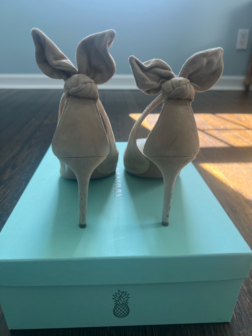 Aquazurra Bow Tie Pumps (37.5) - Picture 6 of 9